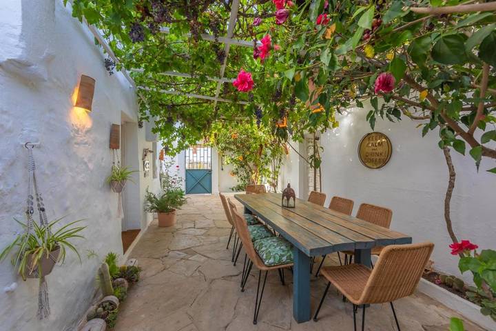 Casa rural para 10 personas, con vistas además de piscina y jardín en Tarifa