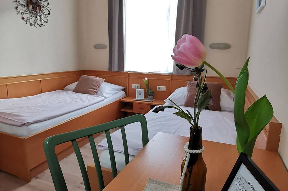 Doppelzimmer Standard, teilweise mit Balkon - Hotel & Wirtshaus Hödl-Kaplan in Südoststeiermark, Feldbach