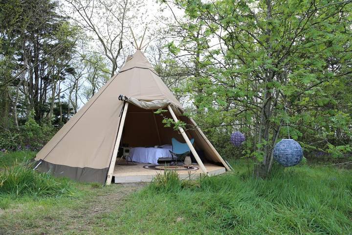 Glamping voor 4 personen, met tuin en uitzicht in Nederlandse waddeneilanden