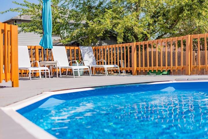 Casa de vacaciones para 16 personas, con vistas además de piscina y jardín - 1