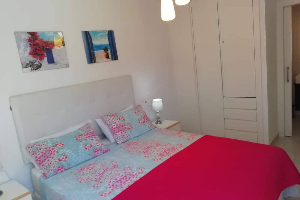Entire apartment, Luxury 2 Bed Penthouse Apartment, Prime Location, Only 700 Metres From The Beach in San Pedro del Pinatar, Costa Cálida