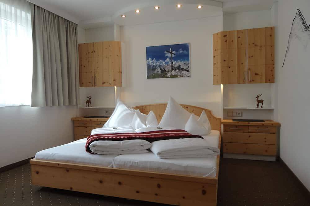 Ganze Wohnung, Komfortable große Ferienwohnungen in Innsbruck Nähe in Wander-/Ski-/Bike-Region in Tuxer Alpen, Lans