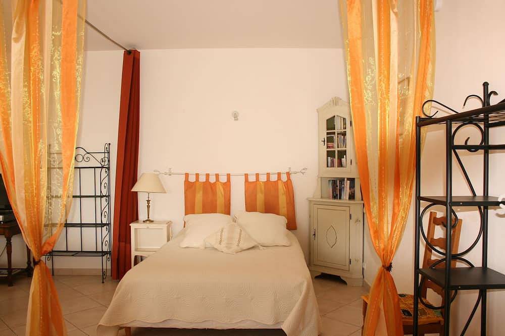 Appartement entier, Studio avec jardin plein sud in Vence, Côte méditerranéenne (France)