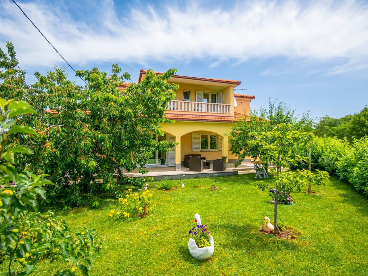 Villa "Mile" mit beheiztem Pool, Grill und Terrasse in Makarska Riviera