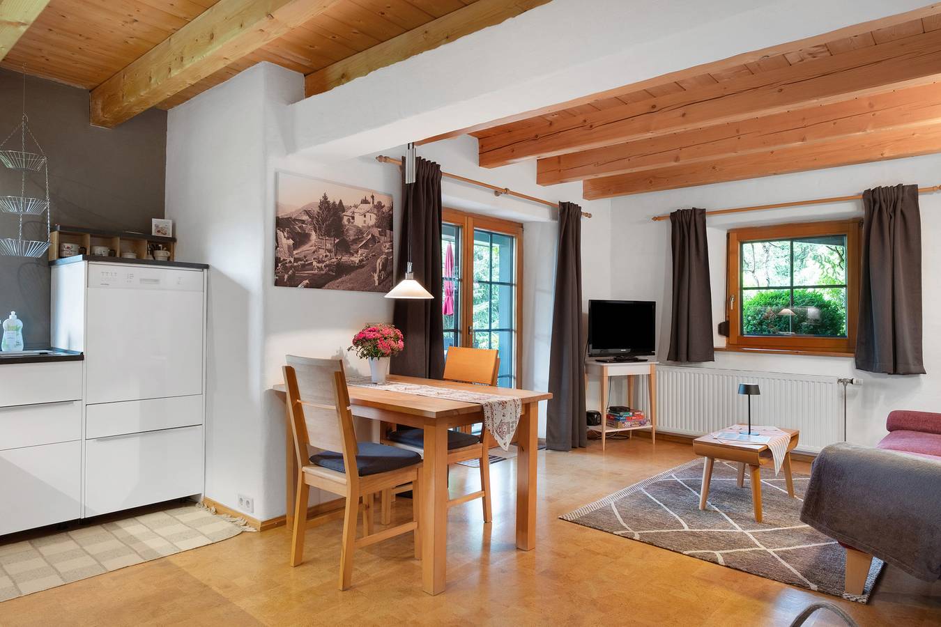 Entire apartment, Holiday Apartment 'Besamia' with Private Terrace, Shared Garden and Wi-Fi in Suedlicher Schwarzwald, Todtnau