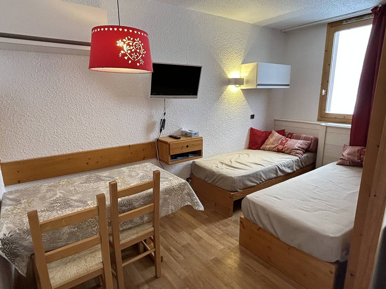 Studio entier, Appartement divisible, rénové, au pied des pistes avec cuisine équipée in Méribel-Mottaret, Les Allues