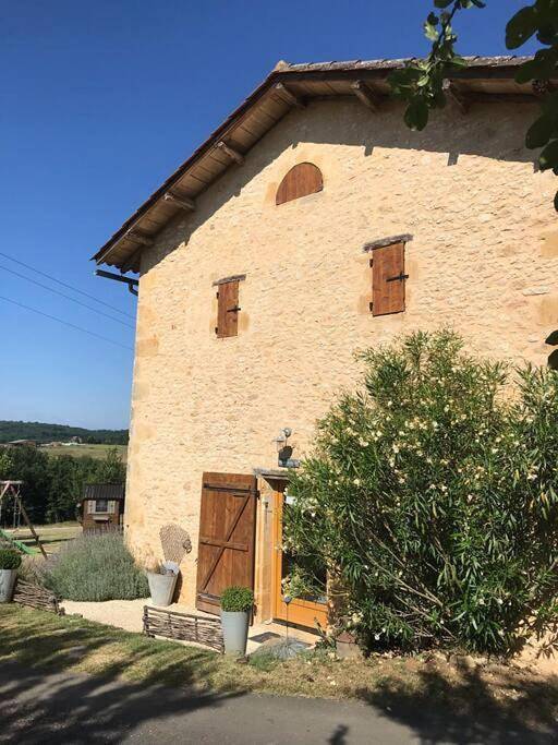 Location de vacances pour 6 personnes, avec jardin et vue à Le Buisson-de-Cadouin - 4