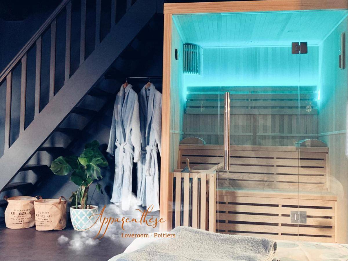 Appartement entier, Apparenthèse Love Room Jacuzzi Sauna in Poitiers, Vienne (France)
