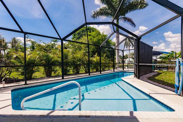 Casa de vacaciones para 12 personas, con vistas al lago y jardín además de piscina y vistas - 1