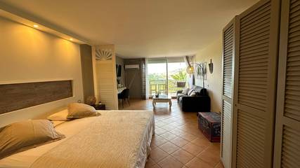 Vacation Rental for 4 Guests in French West Indies, Picture 2