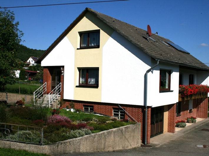 Ferienhaus für 3 Personen, mit Terrasse und Garten in Kleinern