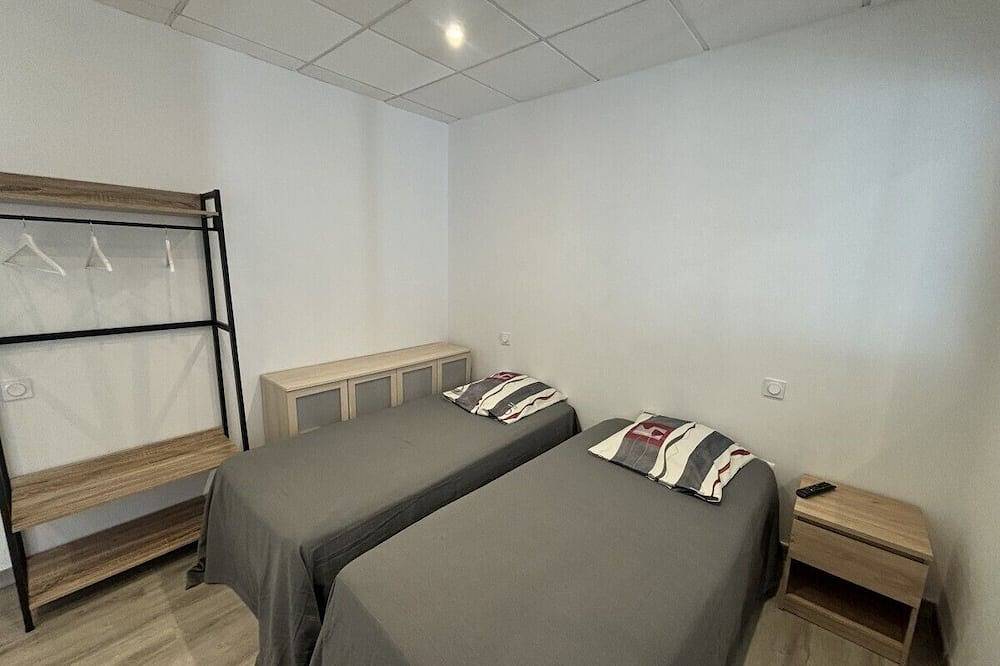 Appartement entier, Studio 2 / 3 pers à 20min du Lioran avec ménage inclus ! in Neussargues en Pinatelle, Parc naturel régional des Volcans d'Auvergne