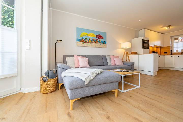 Ganze Wohnung, Ferienhausteil für bis 4 Personen mit Garten. - Nur 350 Meter bis zum Strand! in Westerland, Sylt (Gemeinde)
