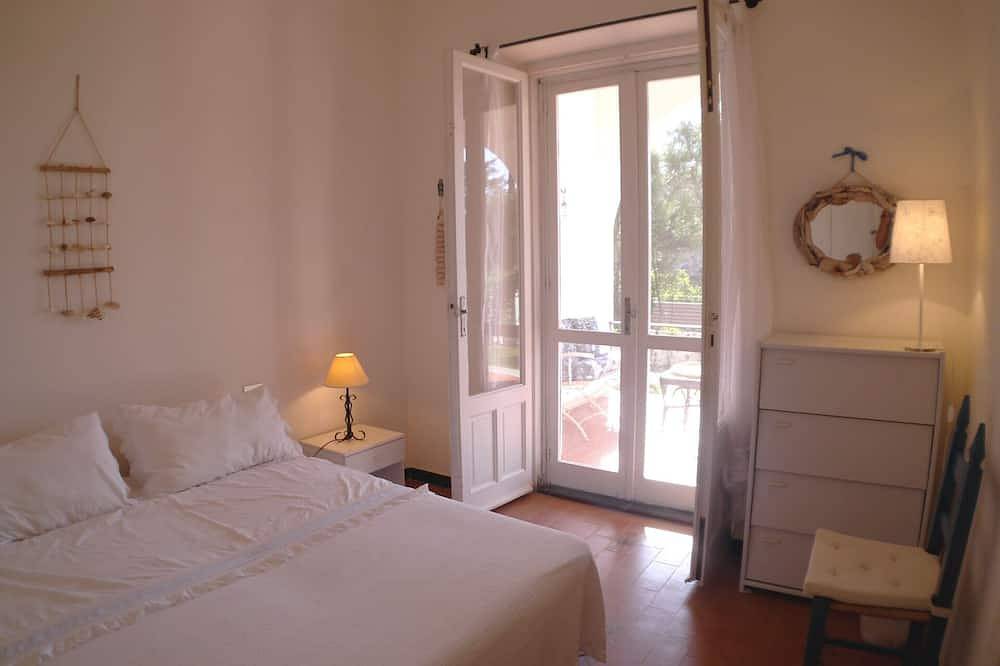 8 camas a 100 metros de la playa de Perdalonga. Wifi y barbacoa. in Cala Cipolla, Teulada (Italia)