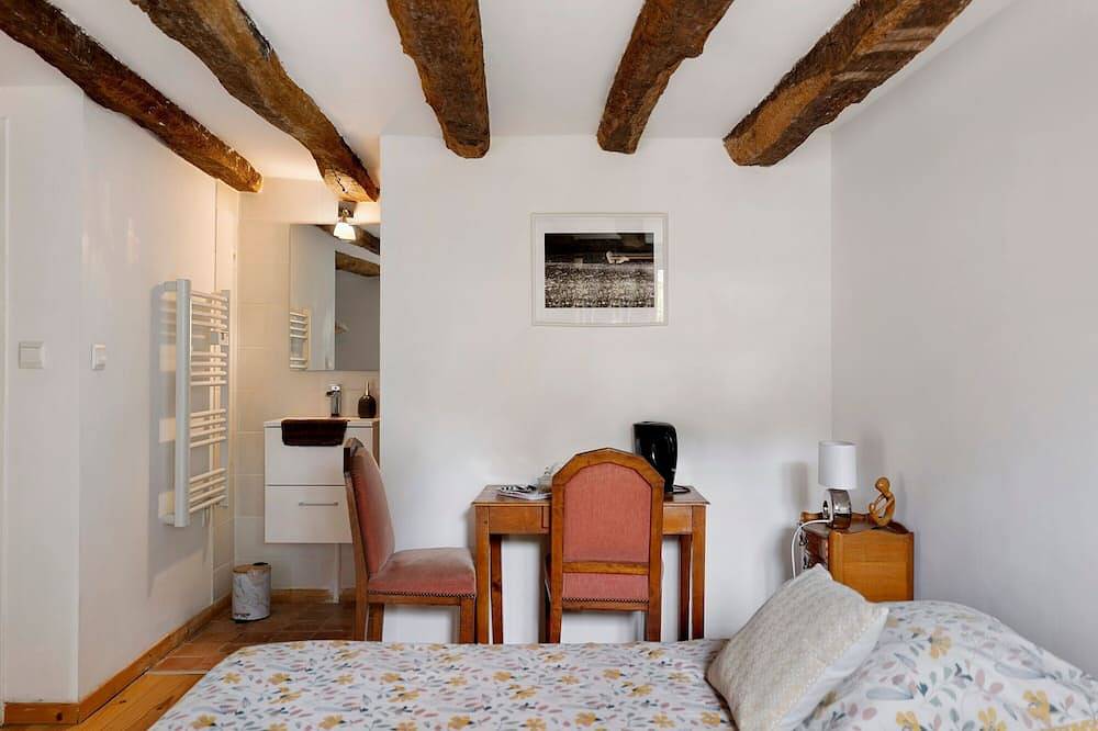 Chambre d’hôtes « Chambre du milieu » avec terrasse, jardin partagés et Wi-Fi in La Possonnière, Vallée de la Loire