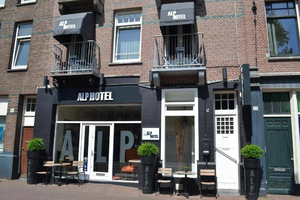 Alp Hotel in Amsterdam Oud-West, Nederlandse kust