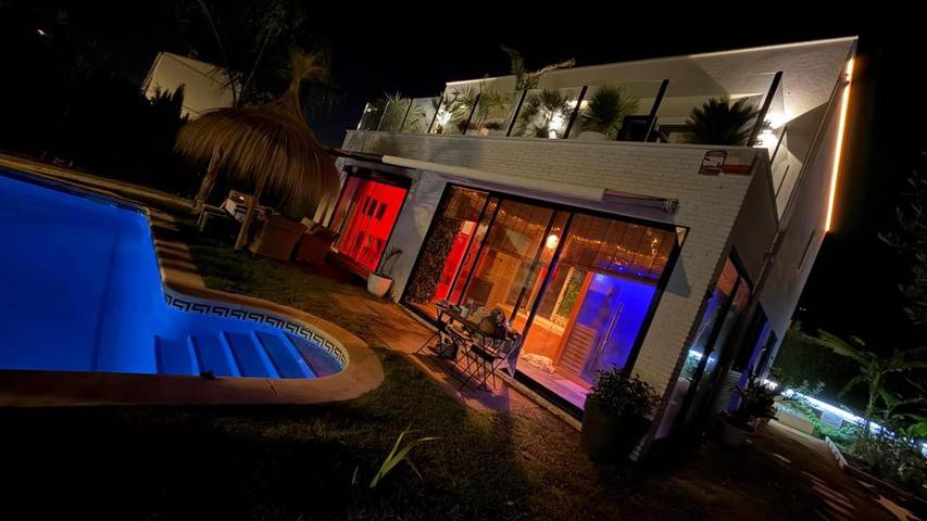 Chalet para 12 personas, con Balcón y Jacuzzi además de Terraza y Jardín en Provincia de Tarragona - 3