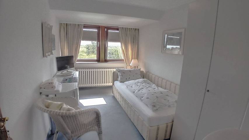 Pension Haus Christine Einzelzimmer Nr. 3, Etagen-Dusche-Wc in Westerland, Sylt (Gemeinde)