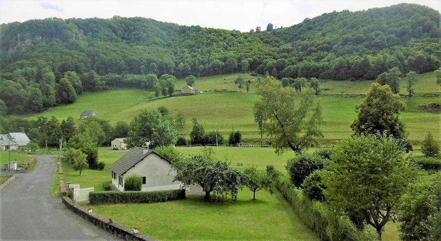 Gîte pour 6 personnes, avec jardin et terrasse dans Auvergne-Rhône-Alpes - 4