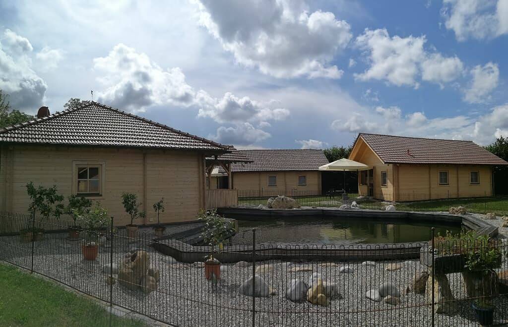 Sepp's Ferienhaus - Holzhaus mit Terrasse und Liegewiese in Kirchham, Ostbayern