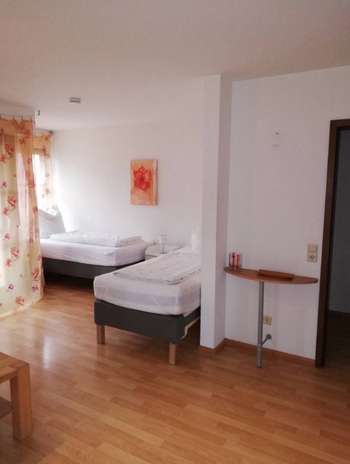 Ganzes Studio, Einzimmerapartment '1 Zimmer Appartement 17' mit Balkon und Wlan in Bad Krozingen, Südschwarzwald