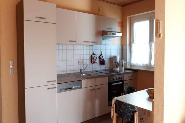 Ganze Wohnung, Gemütliche Ferienwohnung (70m2) mit großen Balkon in Bad Rodach, Oberes Maintal - Coburger Land