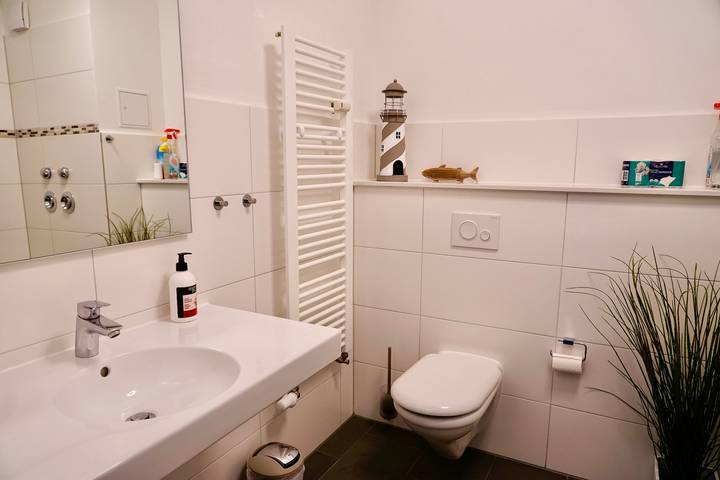 Ferienwohnung für 3 Personen, mit Terrasse und Garten sowie Sauna und Seeblick in Hohen Wieschendorf - 4