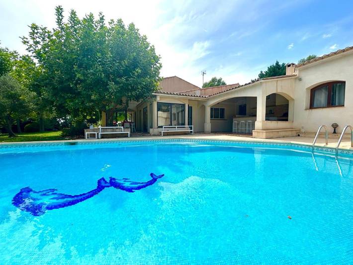 Villa pour 11 personnes, avec Terrasse et Jardin ainsi que Piscine et Vue