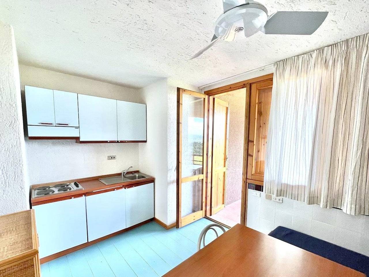 Entire apartment, Apartment in Olbia with shared garden in Cugnana Verde, Olbia