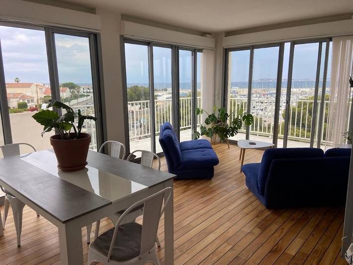 Gîte pour 2 personnes, avec Balcon ainsi que Terrasse et Vue dans Port De La Pointe Rouge Marseille