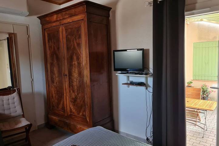 Gîte pour 2 personnes, avec jardin ainsi que piscine et terrasse à Bollène - 2