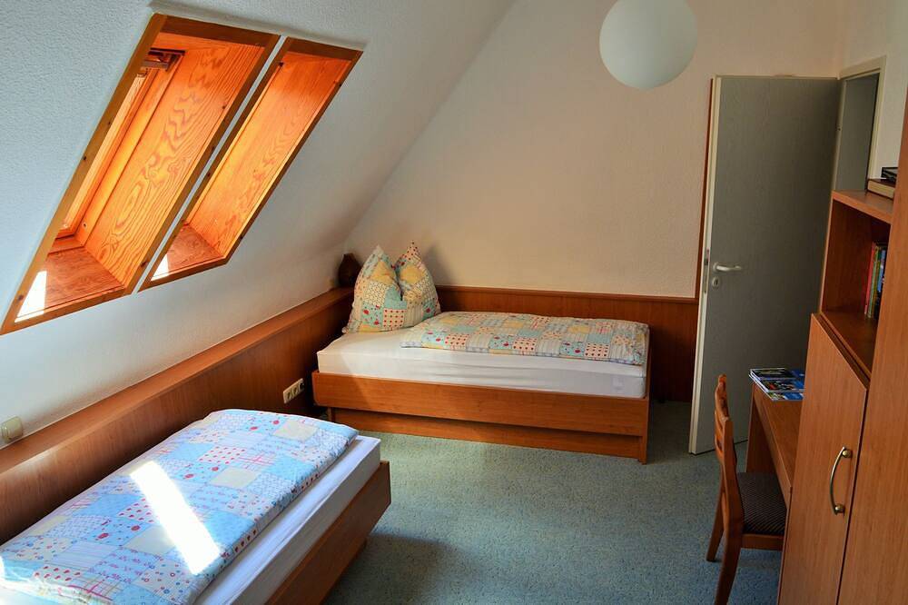 Ganze Wohnung, Ferienhaus Lütsche - direkt am Stausee im Thüringer Wald in Frankenhain, Rennsteig