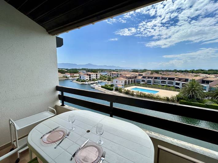Gîte pour 4 personnes, avec balcon et piscine dans Plage du pont tournant