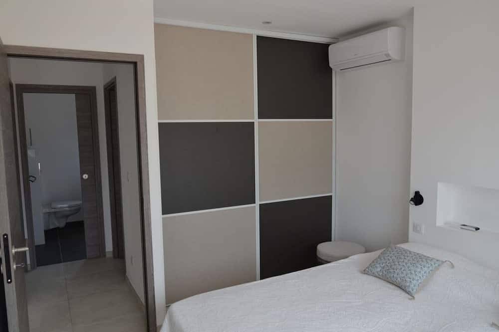 Comfortable 2-bedroom villa 500 metres from Lozari beach in Losari, Palasca