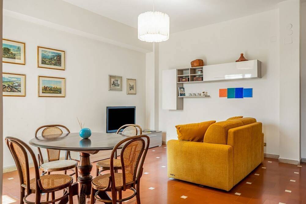 Entire apartment, Guesthost - Bright & Lovely Apartment in Messina in Messina, Messina Province