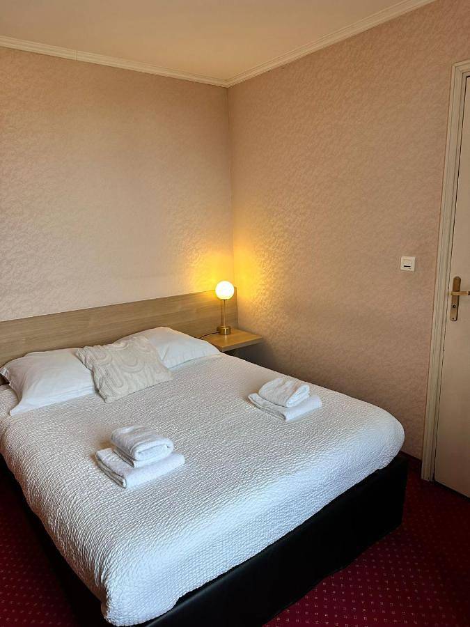 Hôtel pour 3 personnes, avec jardin et vue à Saint-Vallier-de-Thiey - 2