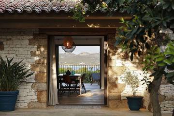 Location de vacances pour 8 personnes, avec jardin dans Plage De Maora