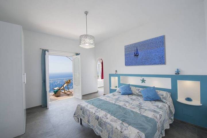 Casa Mimì in Moressa area in Praiano, Sorrento Coast