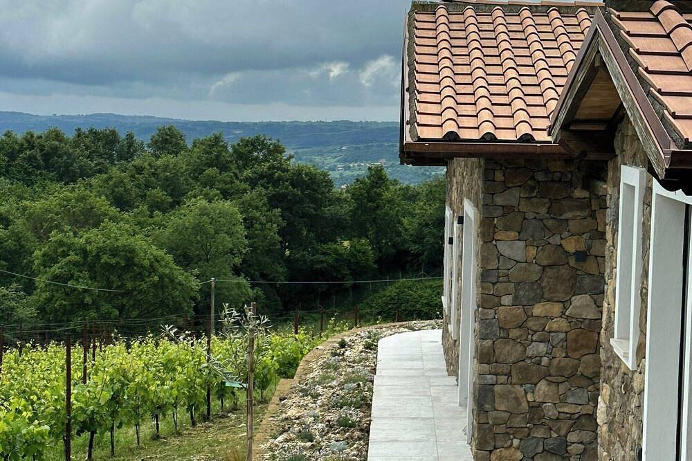 Haus inmitten der regenerativen Weinberge von Bolsena in Latera, Viterbo Provinz