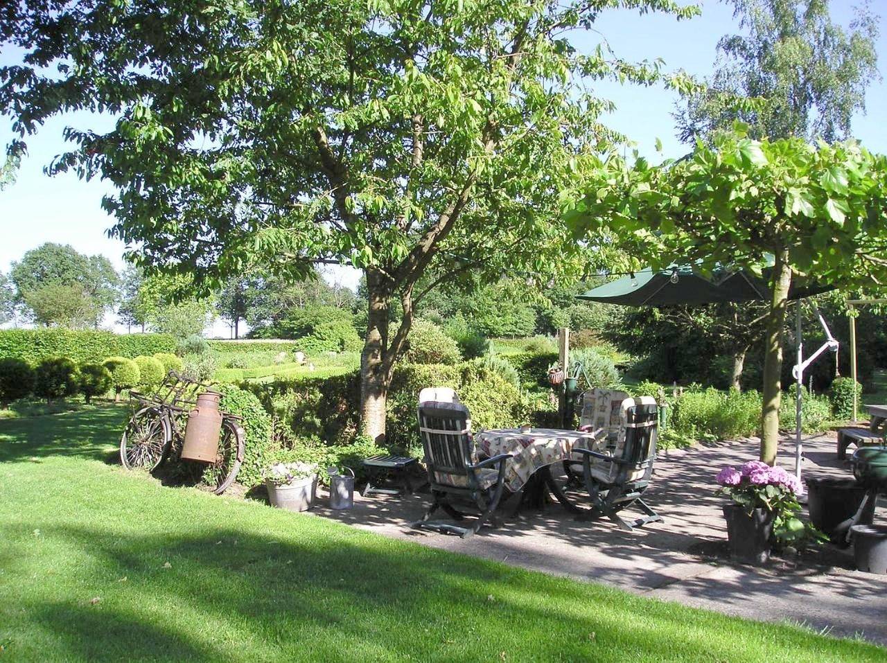 Deluxe Double or Triple Room with Bathroom and Terrace in Drenthe