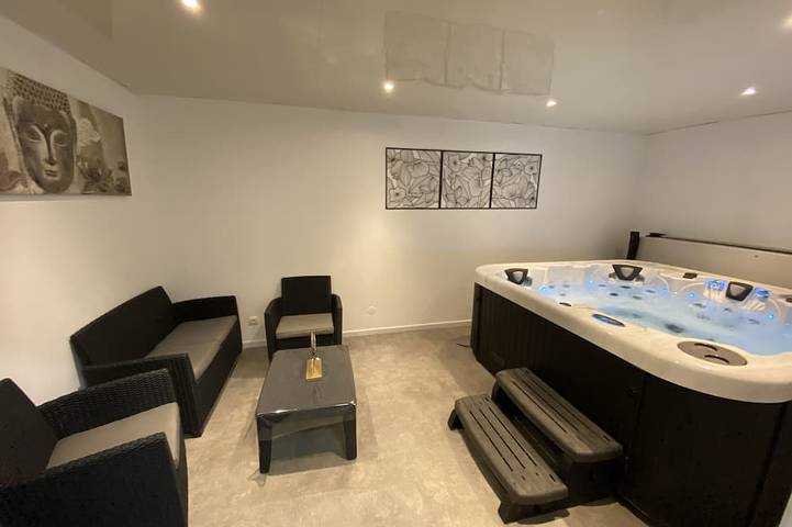 Ferienwohnung für 6 Personen, mit Garten und Terrasse sowie Whirlpool - 1