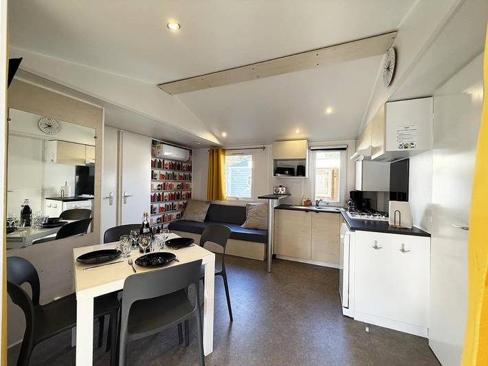 Camping pour 6 personnes, avec jardin ainsi que piscine et sauna à Torreilles - 2