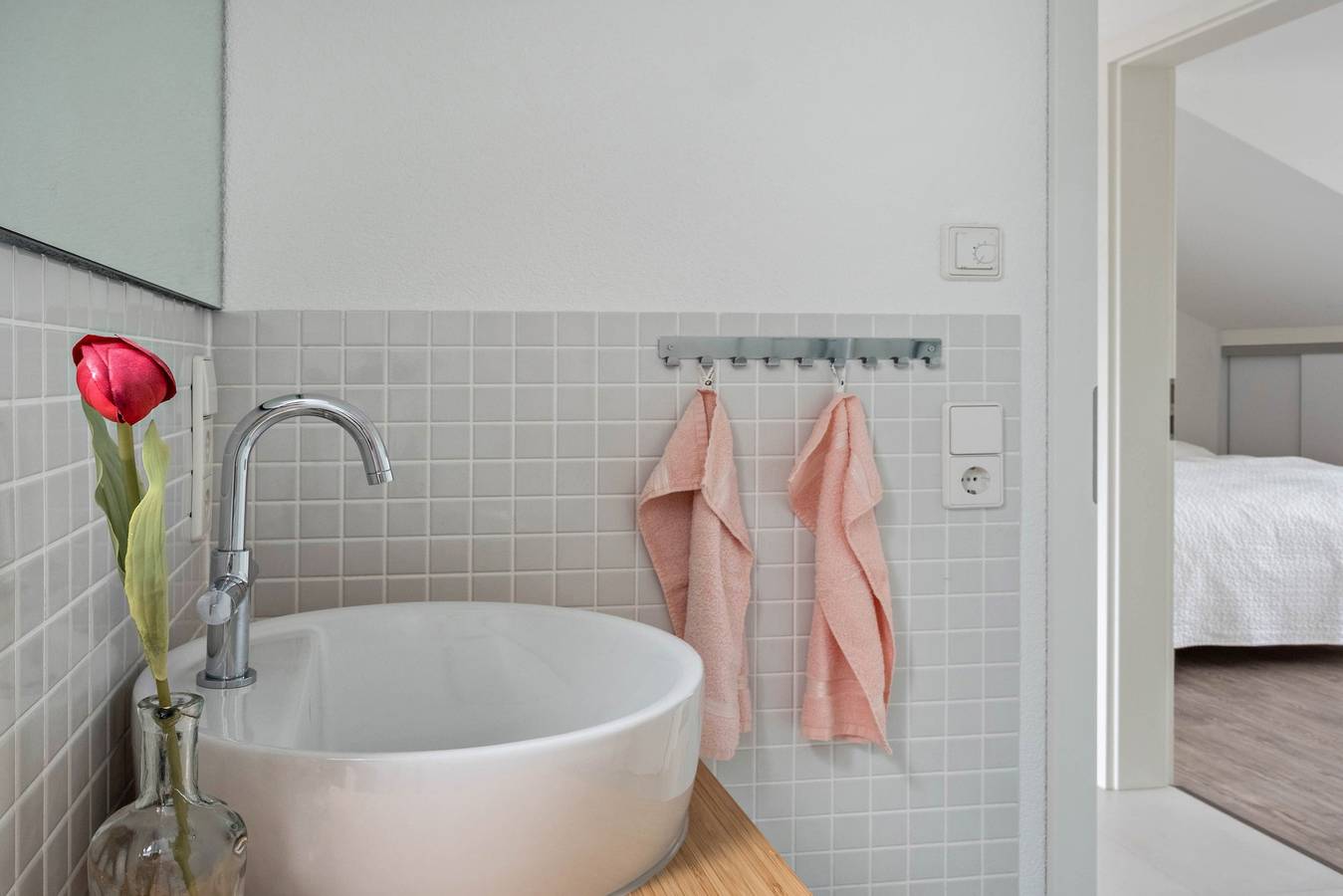 Appartement "Ferienwohnung Rosenrot am See" met uitzicht op wijngaard, foto 14