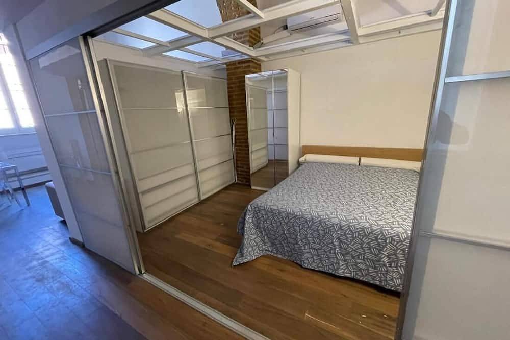 Entire apartment, Foro Romano Apartments D in Rome City Center, Rome