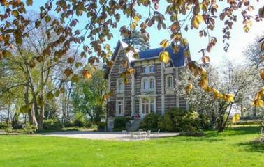 Gîte pour 14 personnes, avec jardin et terrasse, animaux acceptés à La Chapelle-sur-Dun