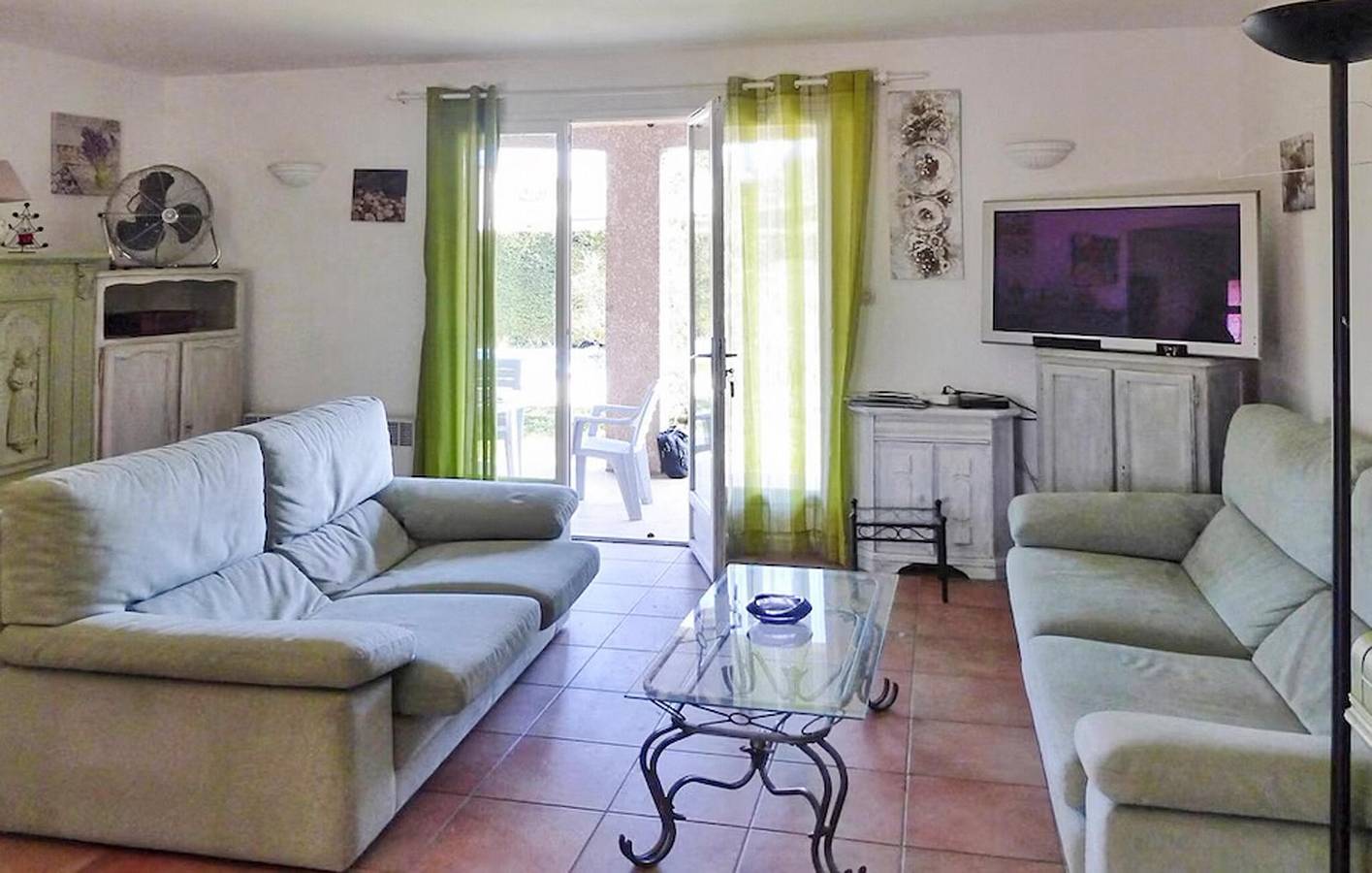 Lebendige Vaison Wohnung - AC, Pool, Parkplatz, WiFi in Vaison-la-Romaine, Parc naturel régional du Mont-Ventoux