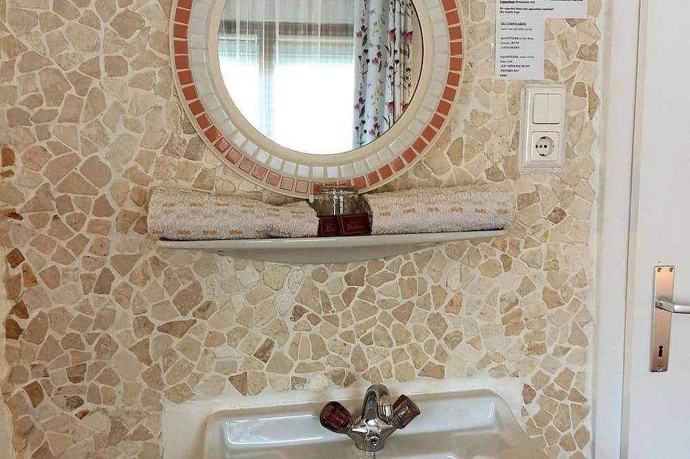 Ferienwohnung Typ A für 2 Personen mit Balkon - Gästehaus Schiefer in Spittal an der Drau, Bezirk Spittal an der Drau