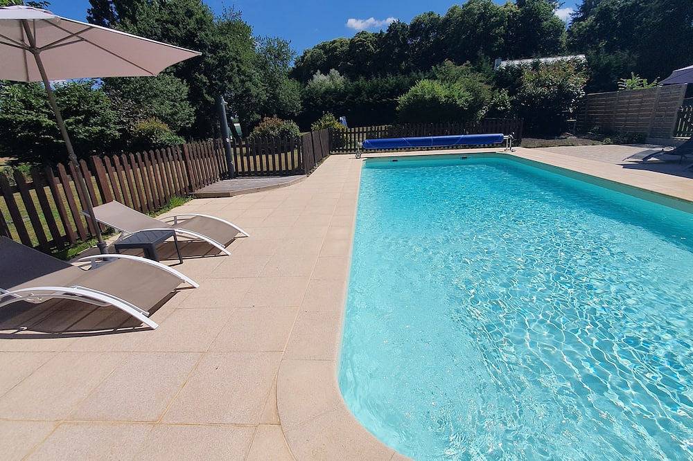 Apartamento entero, Studio \"nid Cosy\" Avec Piscine Chauffée in Bonnemain, Región de Saint-Malo