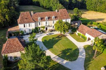 Château pour 14 personnes, avec jardin ainsi que piscine et terrasse en Dordogne