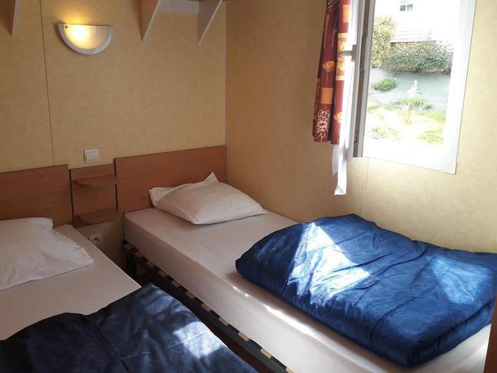 Mobil home pour 6 personnes, avec bassin pour enfant et sauna, animaux acceptés à Pouldreuzic - 4